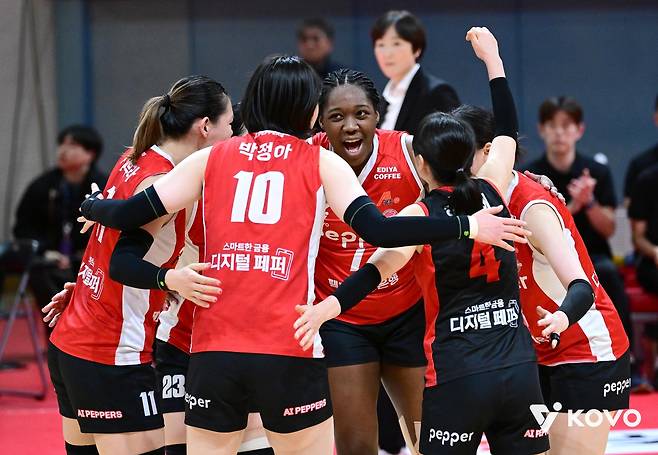 득점 후 기뻐하는 페퍼저축은행 선수들 [한국배구연맹 제공. 재판매 및 DB 금지]