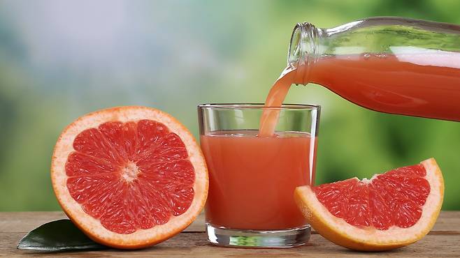 자몽은 비타민 C가 풍부한 과일이다｜출처: 클립아트코리아