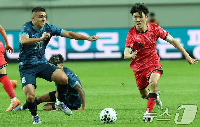 한국 축구대표팀 미드필더 황인범. /뉴스1 ⓒ News1 김명섭 기자