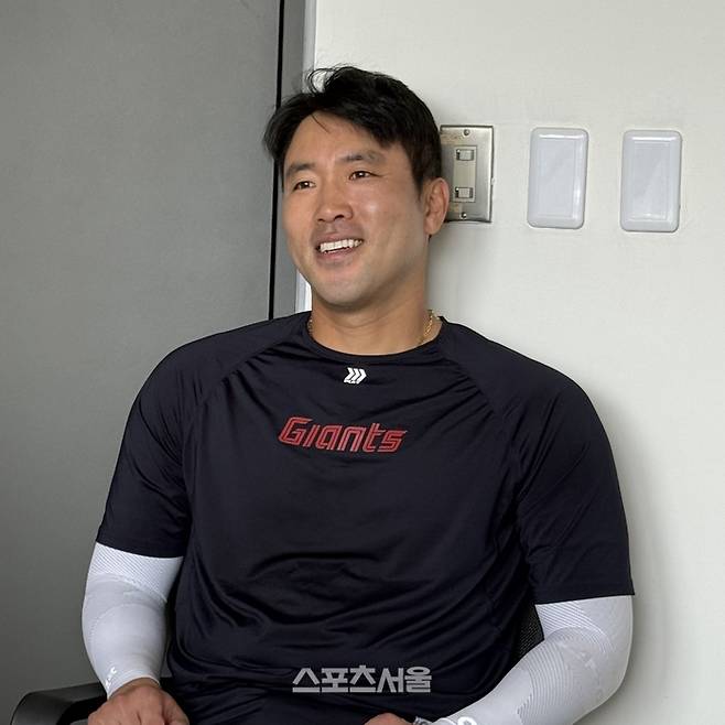 전준우가 인터뷰에 임하고 있다. 타이난 | 박연준 기자 duswns0628@sportsseoul.com