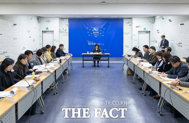 최혜민 광명시 부시장이 5일 오전 시청 중회의실에서 열린 '2026년 설 연휴 종합대책 보고회'를 주재하고 있다. /광명시