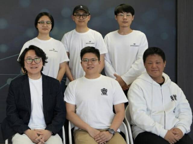 KAIST 정명수 교수 연구실(카멜)과 파네시아 연구진. 윗줄 왼쪽부터 시계방향으로 파네시아 권미령, 장준혁, 이상원 연구원, KAIST 이승준· 강승관 박사과정생,,정명수 교수.(사진=KAIST)