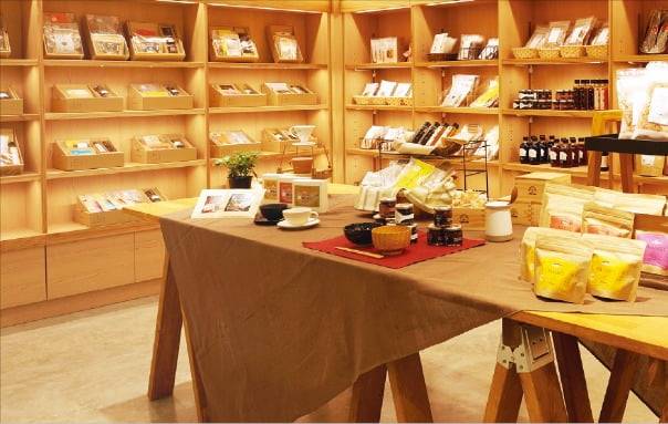 다시 음료를 커피 원두처럼 포장해 판매하는 매장. /온더무마미 제공