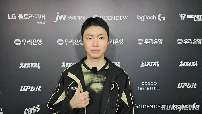 ‘쵸비’ 정지훈이 1일 오후 5시 서울 종로구 치지직 롤파크 LCK 아레나에서 열린 ‘2026 LCK컵’ 그룹 배틀 한화생명e스포츠와 경기가 끝난 뒤 쿠키뉴스와 인터뷰를 하고 있다. 송한석 기자