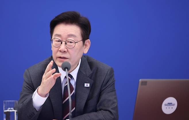 이재명 대통령이 3일 청와대에서 열린 국무회의에서 ‘다주택’ 관련 발언을 하고 있다. 2026.2.3 연합뉴스