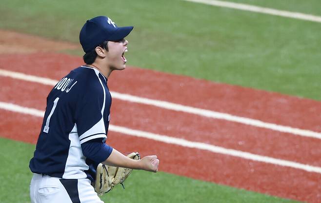 ▲ 본선 진출의 가장 중요한 분수령인 대만전에 중책을 맡을 것으로 예상됐던 문동주는 어깨 통증으로 대표팀 일정에 맞출 수 있을지 주목되고 있다ⓒ 연합뉴스