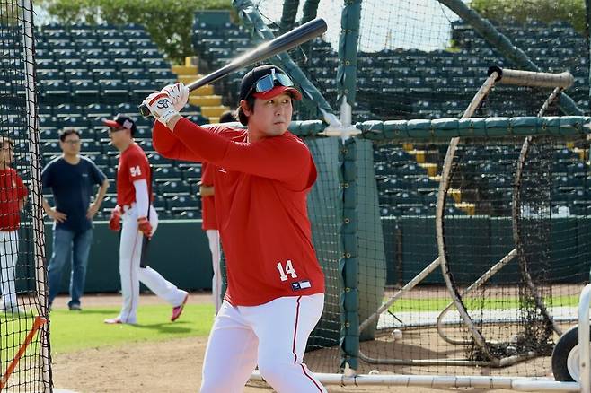 ▲ 비시즌 내내 부지런히 몸을 움직이며 지난해 악몽을 털어낸 최정은 자존심 회복에 도전한다 ⓒSSG랜더스