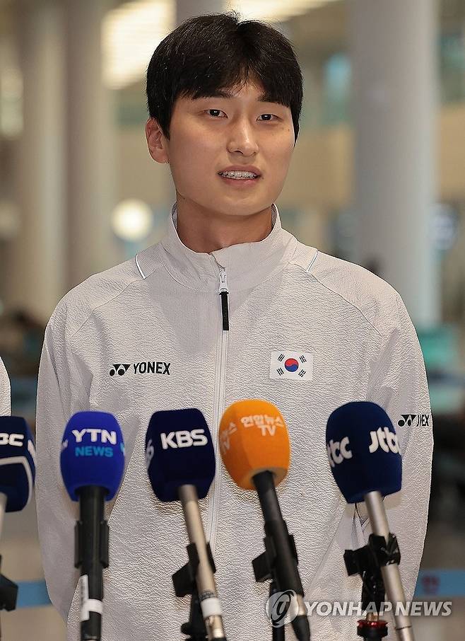 대한체육회가 5일 2025년 대한민국 체육계에 현저한 공을 세워 체육 발전 및 진흥에 크게 기여한 체육인에게 수여하는 '제72회 대한체육회 체육상' 대상 수상자로 남자 배드민턴 국가대표 김원호를 선정했다고 발표했다. 사진 연합뉴스