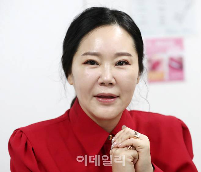 임보란 대한문신사중앙회장이 최근 서울 은평구 대한문신사중앙회 사무실에서 이데일리와 인터뷰를 하고 있다.(사진=김태형 기자)