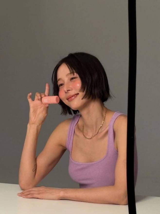 김나영의 수채화 크림 블러셔. 인스타그램 @nayoungkeem