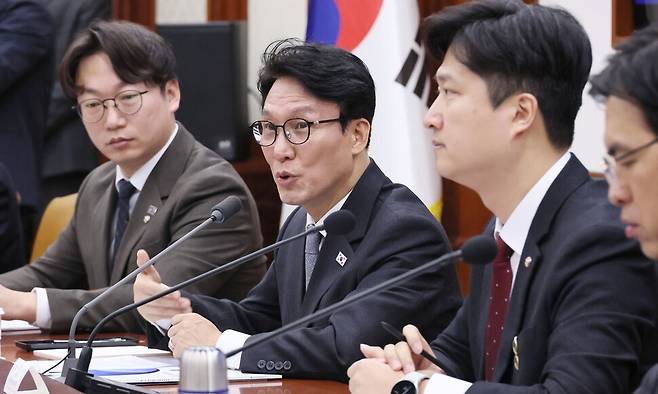 김민석 국무총리가 6일 서울 종로구 정부서울청사에서 열린 제1차 청년정책 관계장관회의를 주재하고 있다. 연합뉴스