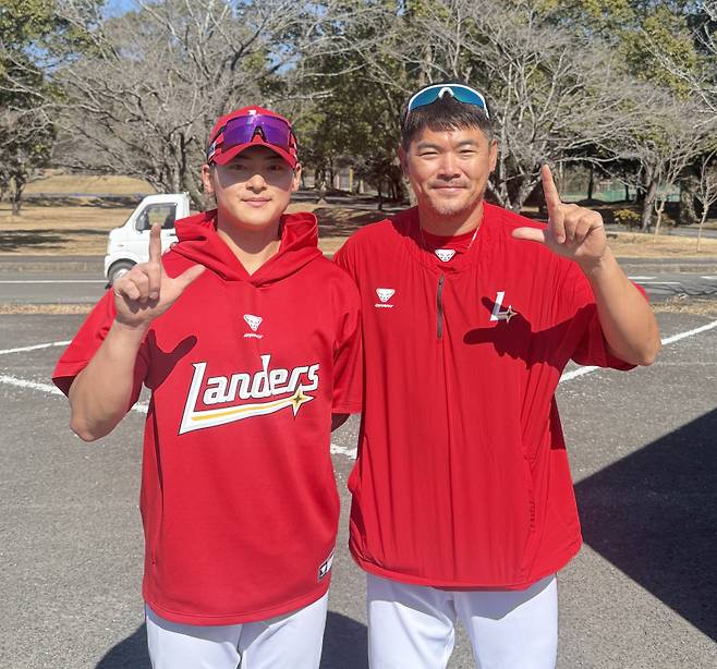 WBC에 나란히 출전하는 SSG 불펜 듀오 조병현(왼쪽)과 노경은. SSG 제공