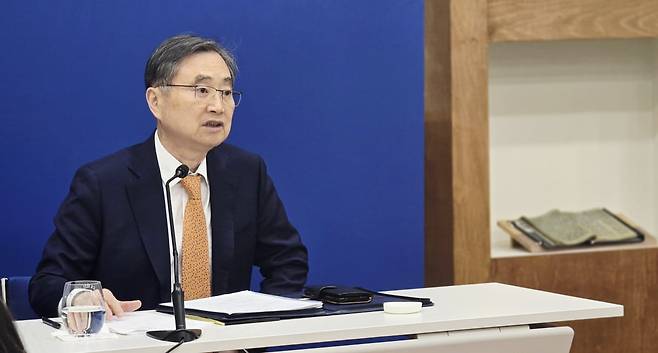 조현 외교부 장관이 5일(현지시간) 주미대한민국 대사관에서 특파원단과 간담회를 갖고 있다. /워싱턴=이상은 특파원