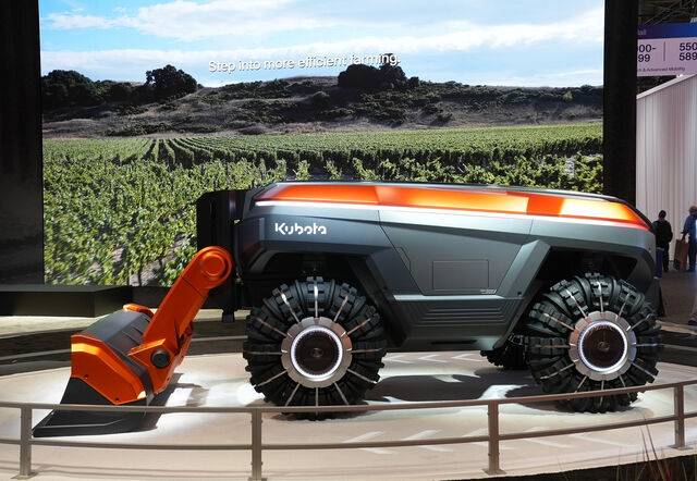 일본 구보다의 로봇 플랫폼 ‘KVPR’. 사람이 원격으로 조종하는 전기 구동 방식의 무인 로봇으로 다양한 작업기를 탈부착할 수 있다. 구보다