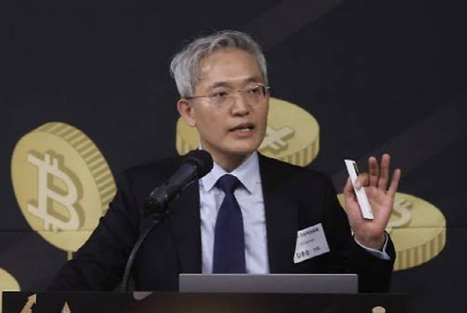 김종승 엑스크립톤(xCrypton) 대표는 "주목해야 할 점은 오지급 실수가 아니라 준비자산 증명 실패"라고 지적했다. △블록체인법학회 부회장 △전 SK텔레콤 웹3 사업팀장 △전 KT 미래전략융합실 △전 삼일회계법인 GRMS 컨설팅본부 △서울대 철학과 졸업