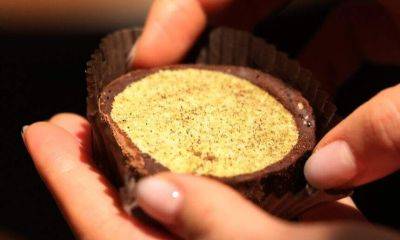 서울의 한 스타벅스 매장에서 판매하고 있는 두바이 쫀득롤. 연합뉴스