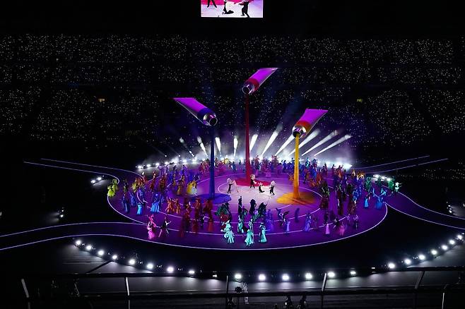 2026 밀라노·코르티나담페초 대회는 7일 새벽(한국시간) 이탈리아 밀라노의 산시로 올림픽 스타디움에서 화려하게 개막했다. AP=연합뉴스