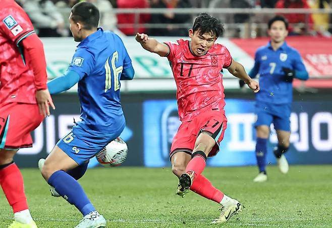 독일 분데스리가 우니온 베를린의 공격수 정우영이 3경기 연속 선발 출전했지만 공격 포인트는 올리지 못하고 71분에 교체됐다. 사진은 2024년 3월21일 서울월드컵경기장에서 열린 2026 FIFA 북중미 월드컵 아시아 지역 2차 예선 C조 조별리그 대한민국과 태국의 경기 당시 정우영의 모습. /사진=뉴스1