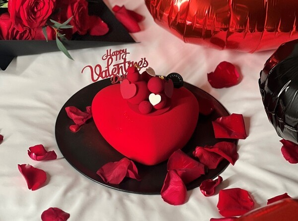 밸런타인데이 시즌 한정 케이크. 워커힐 호텔앤리조트