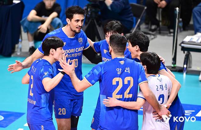 득점 후 기뻐하는 우리카드 선수들 [한국배구연맹 제공. 재판매 및 DB 금지]