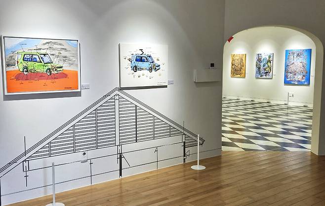 ▲ 벗이미술관 기획전 'Enigmatic Senses: 낯선 감각의 세계에서' 전경.