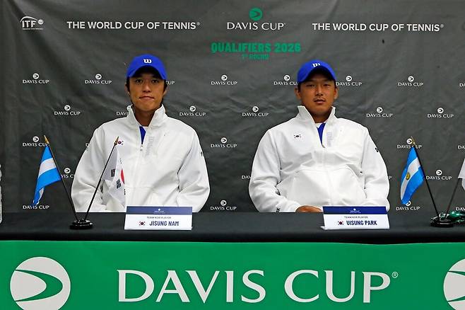 아쉽게 패한 남지성(왼쪽)과 박의성(오른쪽)