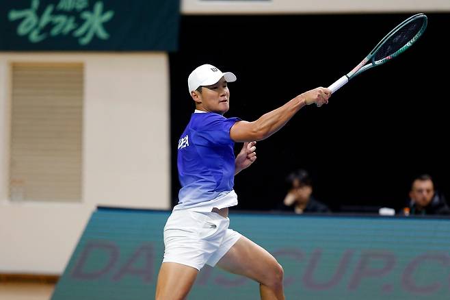 샷 날리는 권순우 [대한테니스협회 제공. 재판매 및 DB 금지]