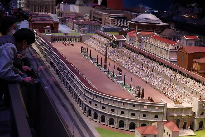 노원기차마을 이탈리아관에 구현된 대전차경기장 모습. /노원구