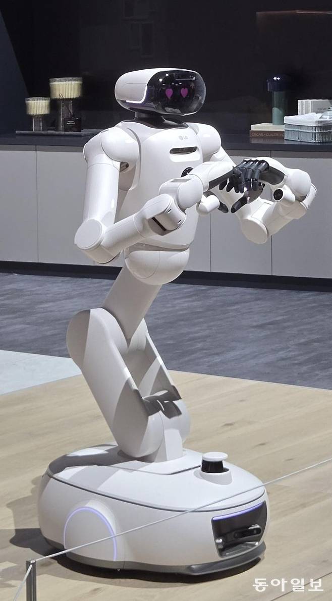 LG전자가 ‘CES 2026’에서 선보인 가정용 로봇 클로이드(CLOiD). 
라스베이거스=백상경 기자 baek@donga.com