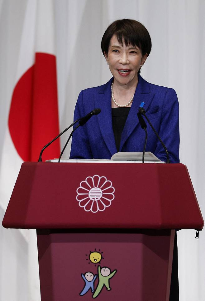 입지 더 견고해진 다카이치 일본 자민당 총재인 다카이치 사나에 총리가 중의원 선거 압승 다음날인 9일 도쿄 자민당사에서 기자회견을 하고 있다. 로이터연합뉴스