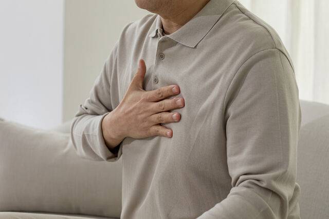 잘못된 수면 자세는 소화불량 등을 일으키기도 한다. 클립아트코리아