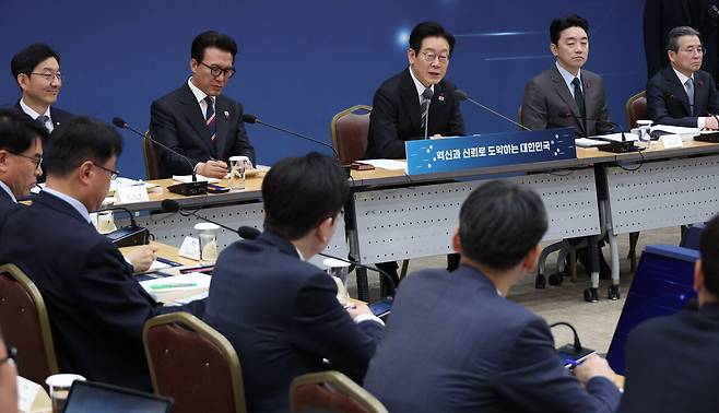 지난해 12월12일 이재명 대통령이 개인정보보호위원회 업무보고에서 발언하고 있다. ⓒ연합뉴스