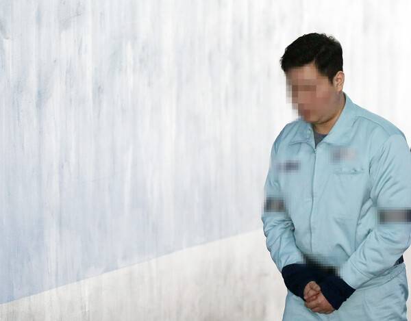 2019년 '청담동 주식부자' 이희진 씨가 서울 서초구 서울고등법원에서 열린 항소심 속행 공판에 출석하기 위해 법정으로 향하고 있다. 사진=연합뉴스