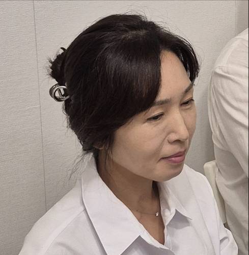 연합뉴스와 인터뷰 중인 배진시 몽테뉴해외입양연대 대표 [윤근영 기자 촬영]