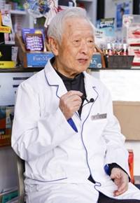 최병태 중외약국 약사가 15일 서울 강남구 중외약국에서 이투데이와 인터뷰를 하고 있다. 조현호 기자 hyunho@(이투데이DB)