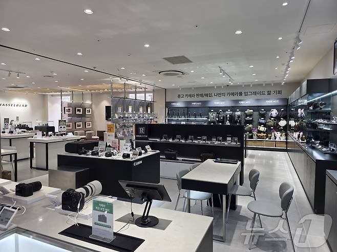 롯데하이마트 잠실점 카메라 매장 ⓒ 뉴스1 이형진 기자