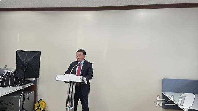 박효동 전 강원도의원이 10일 고성군청에서 기자회견을 열고 6·3 지방선거 고성군수 출마의사를 밝히고 있다.(독자제공, 재판매 및 DB 금지) 2026.2.10/뉴스1