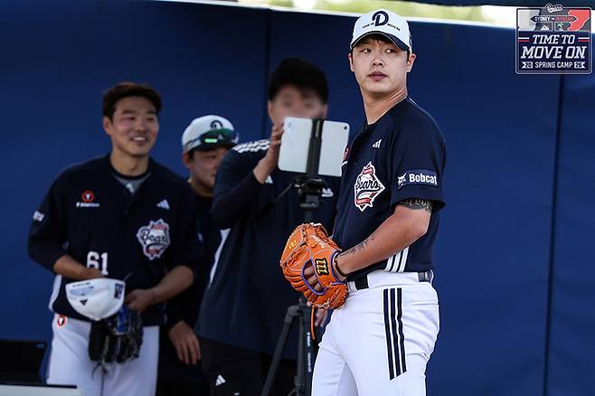 두산 박치국이 호주 시드니 블랙타운 야구장에서 진행된 스프링캠프서 불펜피칭에 임하고 있다. 사진 | 두산 베어스