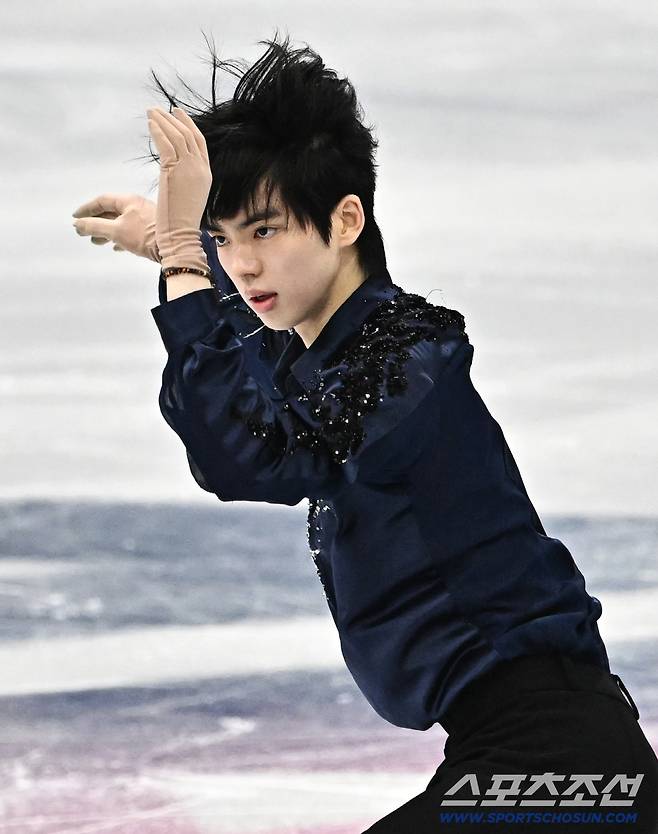 8일 이탈리아 밀라노 아이스스케이팅 아레나에서 열린 피겨 팀이벤트 남자싱글. 연기를 펼치고 있는 차준환. 밀라노(이탈리아)=송정헌 기자songs@sportschosun.com/2026.02.08/