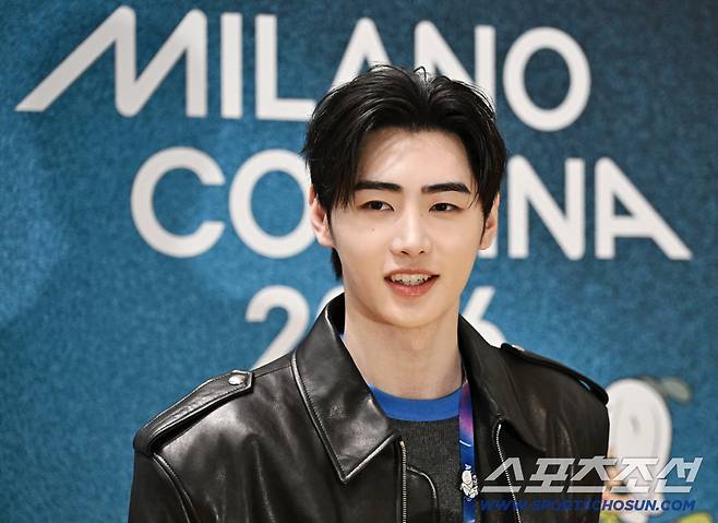 엔하이픈 성훈이 9일(한국시간) 이탈리아 밀라노 올림픽 메인프레스센터를 방문했다. 기자들 질문에 답하고 있는 성훈. 밀라노(이탈리아)=송정헌 기자songs@sportschosun.com/2026.02.09/