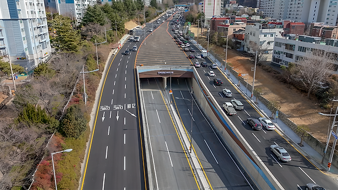 만덕센텀고속화도로 개통 앞두고 촬영한 만덕IC. GS건설