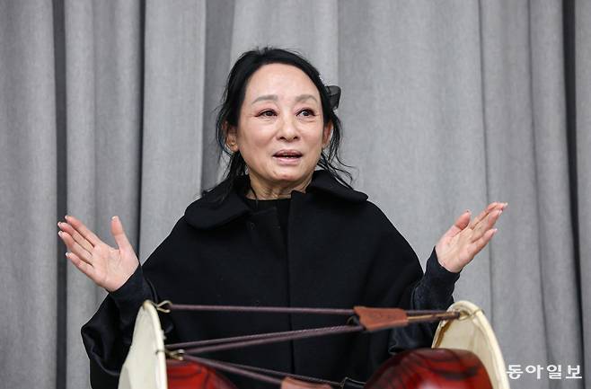 콘서트를 앞둔 국악인 김영임이 3일 오후 서울 강남구의 연습실에서 본보와 인터뷰를 하고 있다. 이한결 기자 always@donga.com