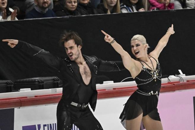 올리비아 소피 스마트(오른쪽). [EPA=연합뉴스]