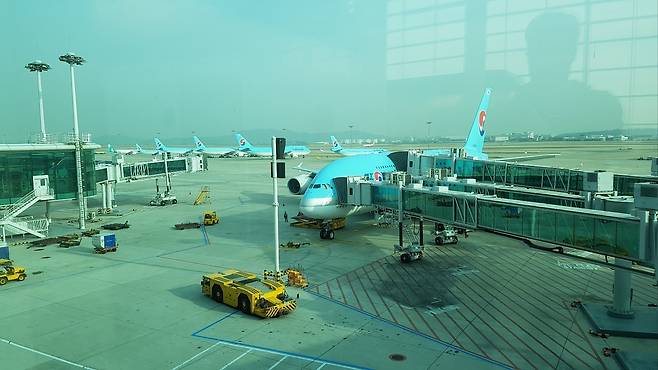 인천공항에 계류 중인 대한항공 여객기. 인천국제공항공사 제공