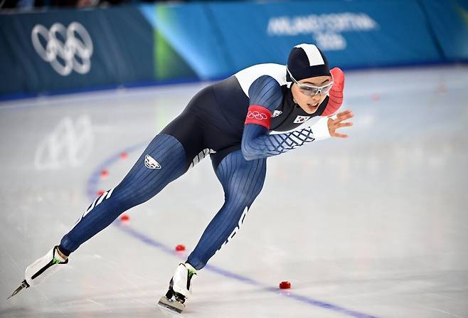 이나현이 9일(현지시간) 이탈리아 밀라노 스피드스케이팅 스타디움에서 열린 2026 밀라노·코르티나담페초 동계올림픽 여자 1000m 경기에서 역주하고 있다. 밀라노=최현규 기자