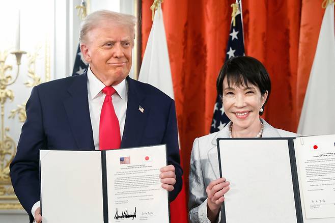 도널드 트럼프 미국 대통령과 다카이치 사나에 일본 총리. [AP연합뉴스]