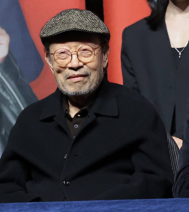 배우 신구가 10일 서울 종로구 NOL 서경스퀘어에서 열린 연극 '불란서 금고 - 북벽에 오를 자 누구더냐' 제작발표회에 참석했다. /사진=뉴스1