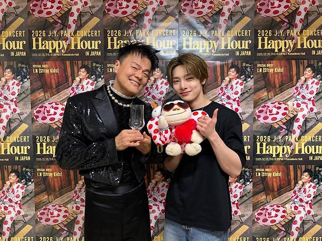 ▲ 박진영(왼쪽), 스트레이 키즈 아이엔. 제공| JYP엔터테인먼트