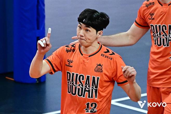 득점 후 기뻐하는 OK저축은행의 전광인  [한국배구연맹 제공. 재판매 및 DB 금지]