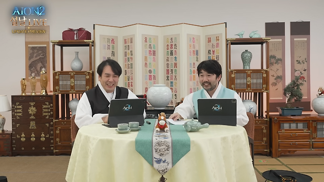 왼족부터 엔씨소프트 '아이온2' 소인섭 사업실장, 김남준 개발PD(출처='아이온2' 유튜브).